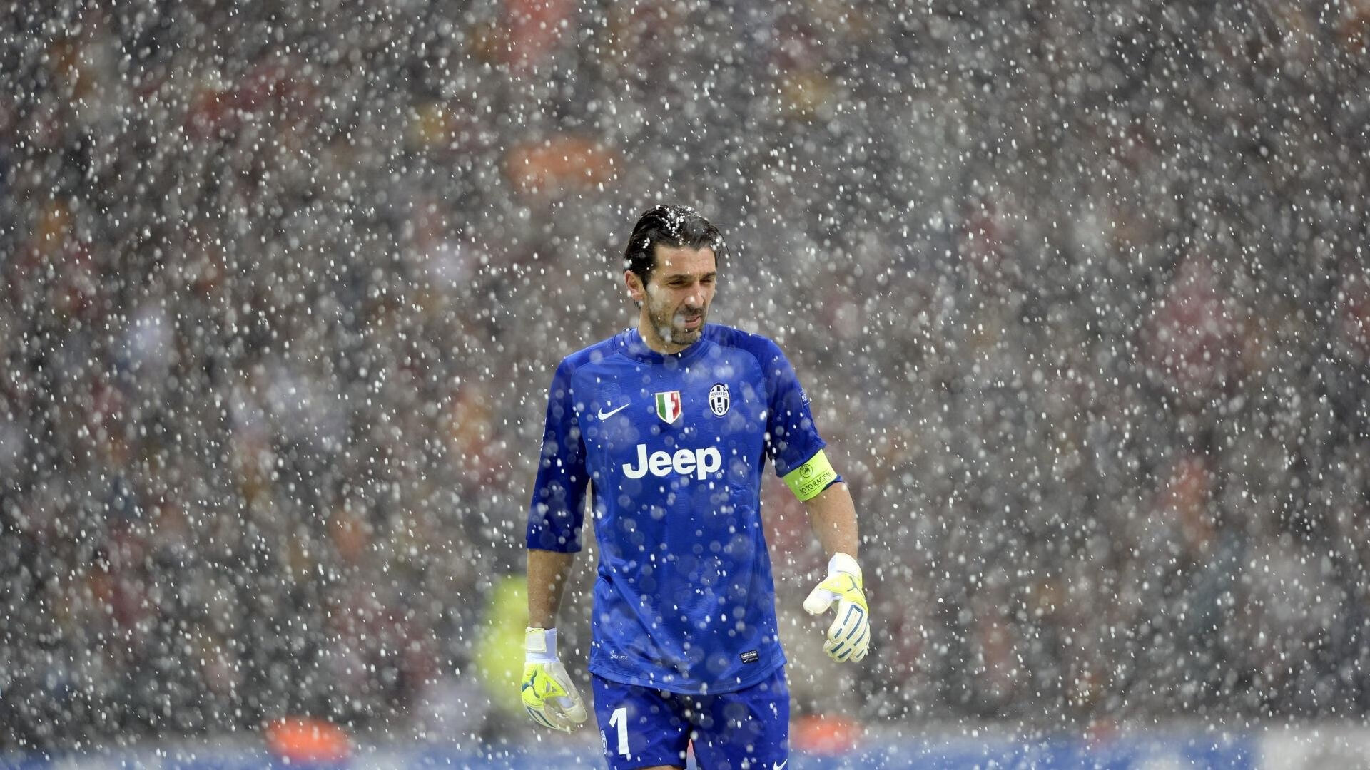 意外高尔夫球场风暴暂停比赛，高尔夫球场被禁止